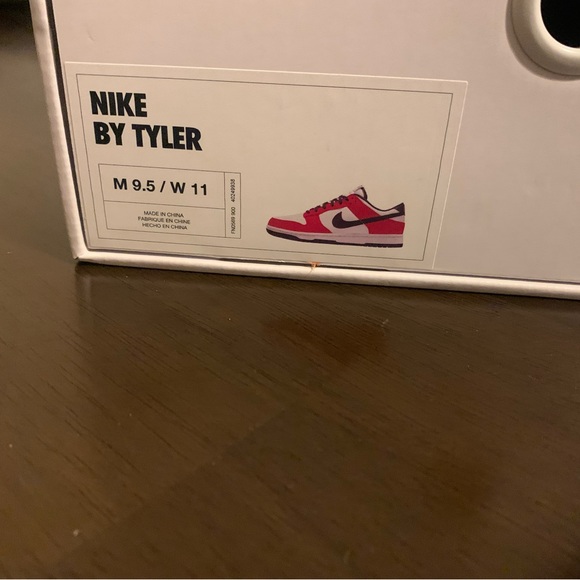 Nike Dunks - Picture 4 of 6